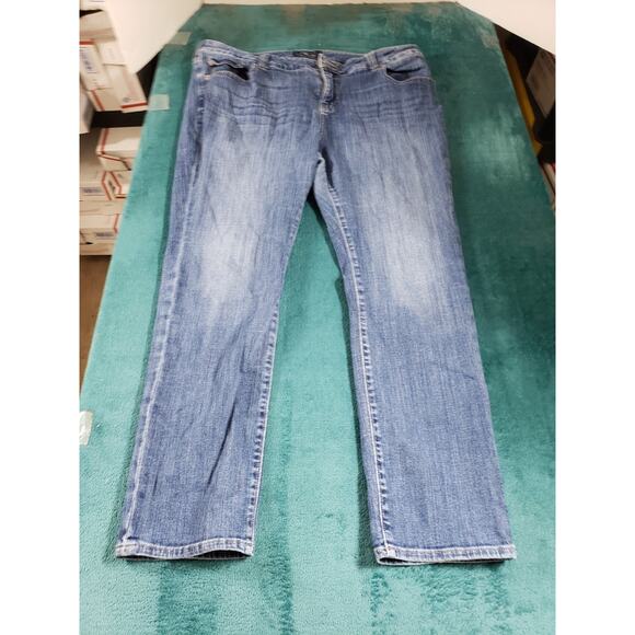 Lucky Brand Jeans Size 18 W Womens Blue Stretch Plus Mid Rise Emma Straight - Picture 1 of 14